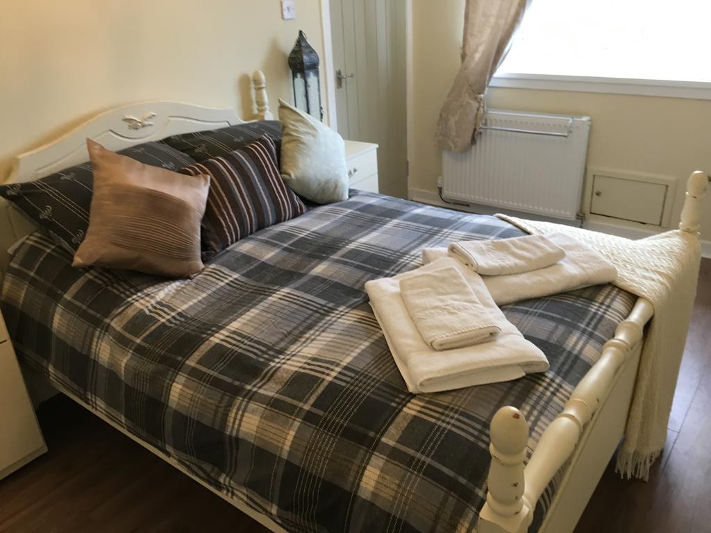 123V Tillicoultry Holiday Let Apartment Bagian luar foto